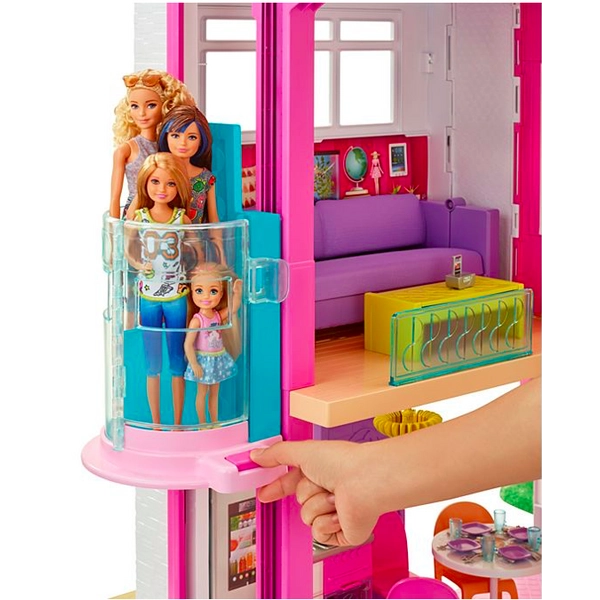 Barbie Dreamhouse: háromemeletes babaház csúszdás medencével