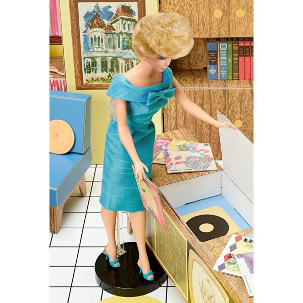 Mattel: 75. évfordulós Retro Barbie álomház és kiegészítők