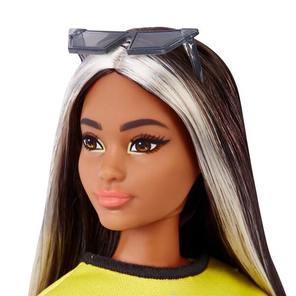 Barbie Fashionistas: Melírozott hajú Barbie fekete-fehér kockás szoknyában