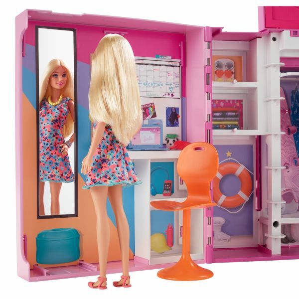 Barbie: Álom öltözőszoba babával