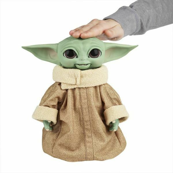 Star Wars: Baby Yoda interaktív figura